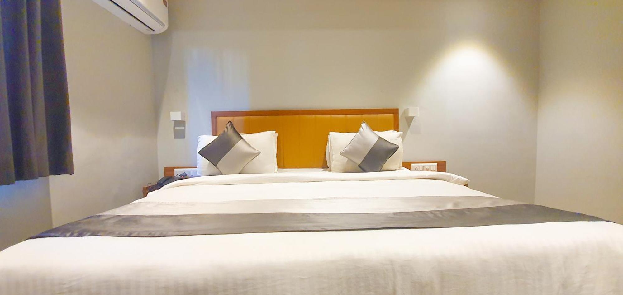 Hotel Nova Star Rajkot Exterior photo