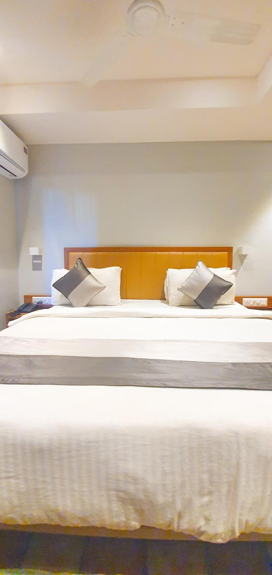 Hotel Nova Star Rajkot Exterior photo