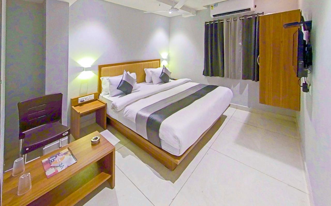 Hotel Nova Star Rajkot Exterior photo