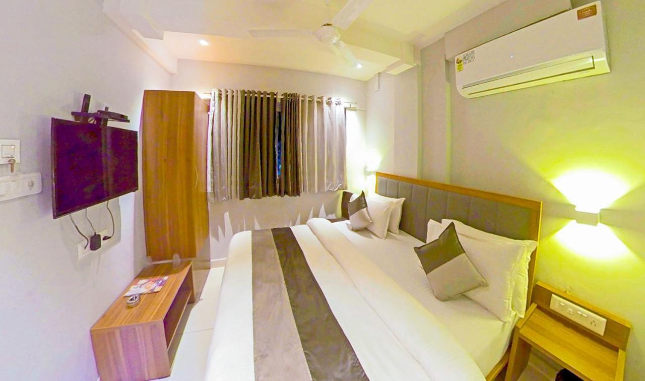 Hotel Nova Star Rajkot Exterior photo